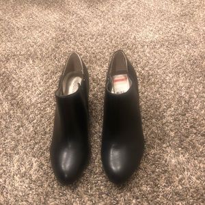 Women’s dress shoes